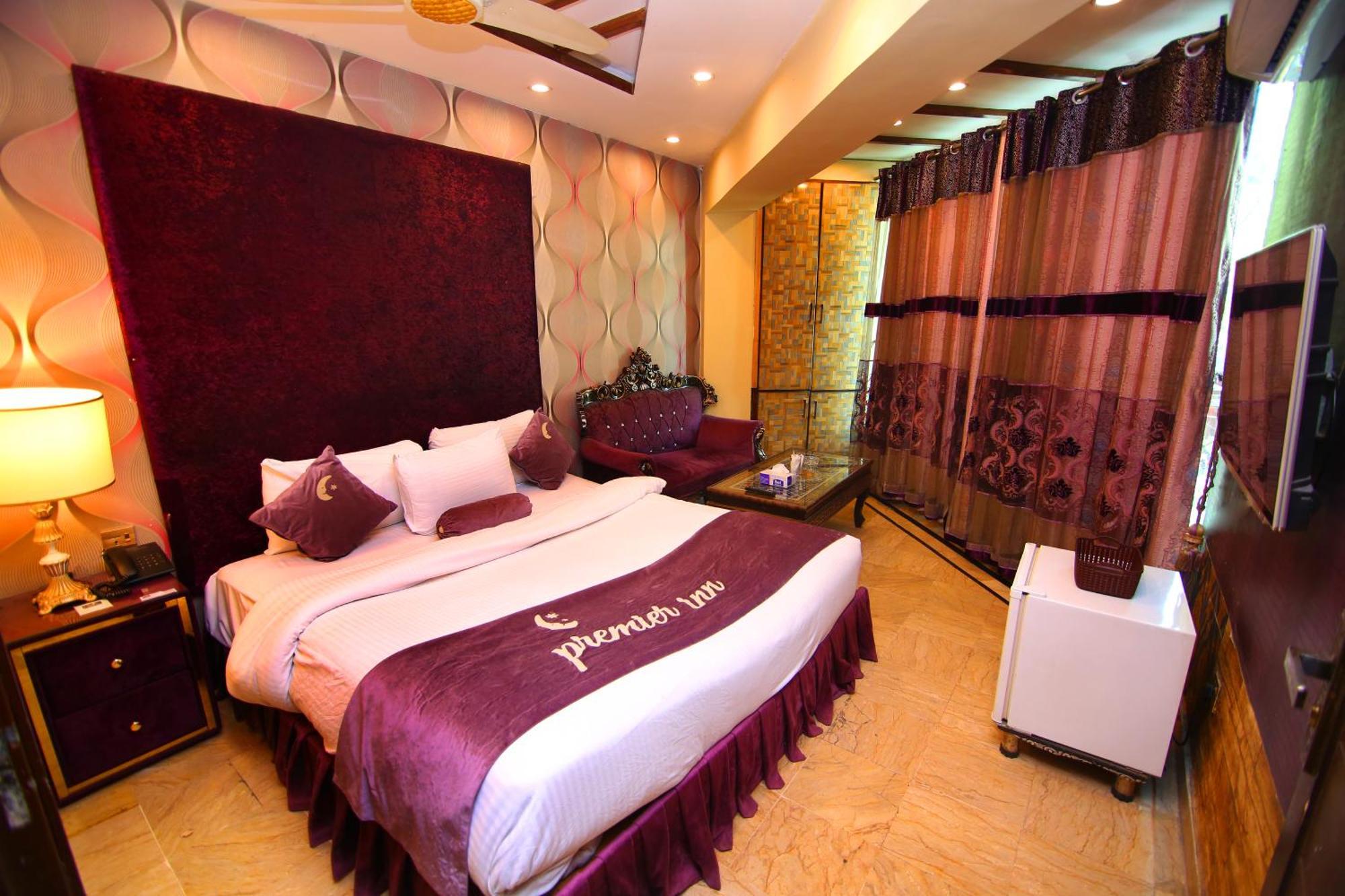 Premier Inn Gulberg Lahore Esterno foto