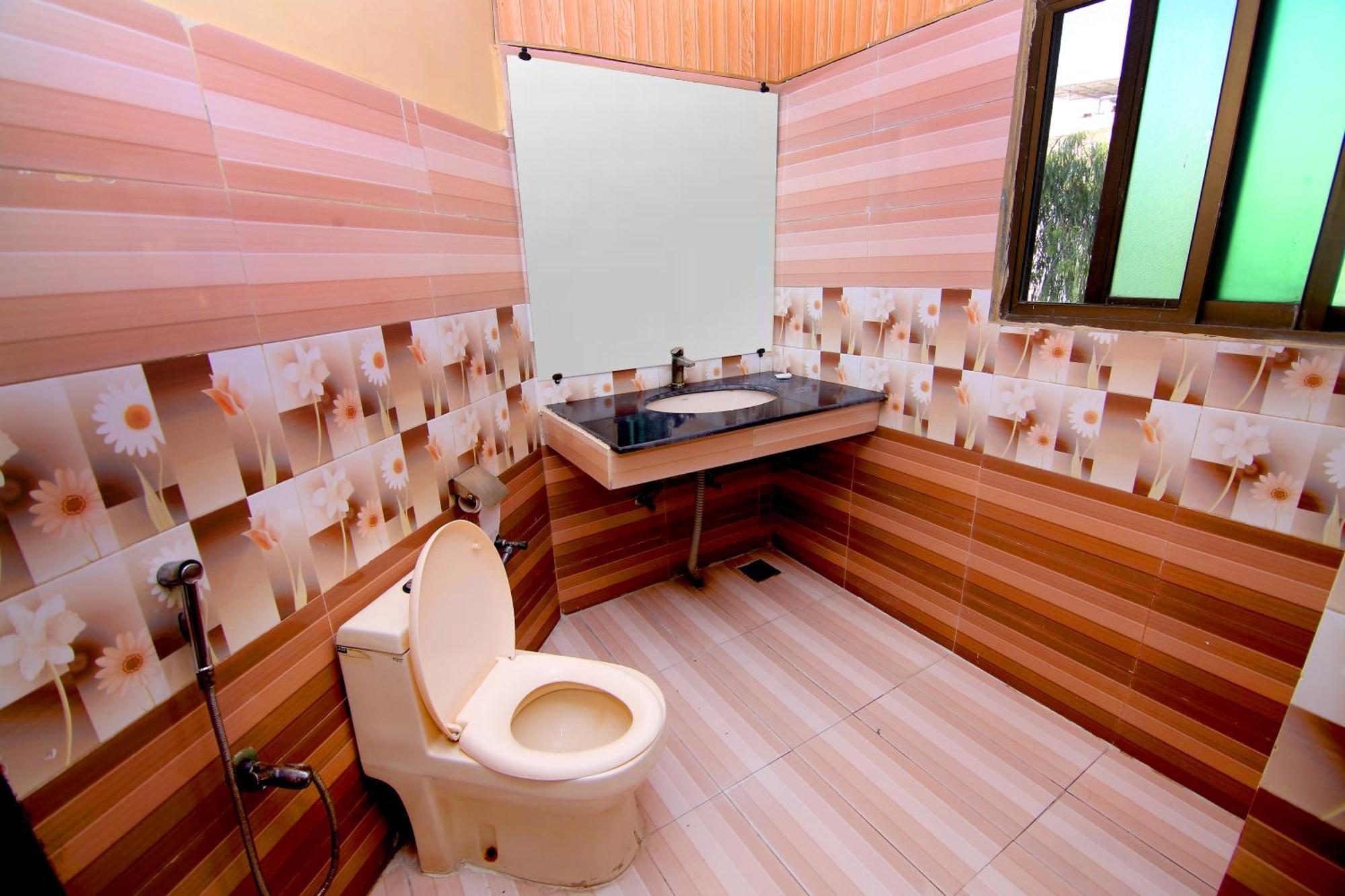 Premier Inn Gulberg Lahore Esterno foto