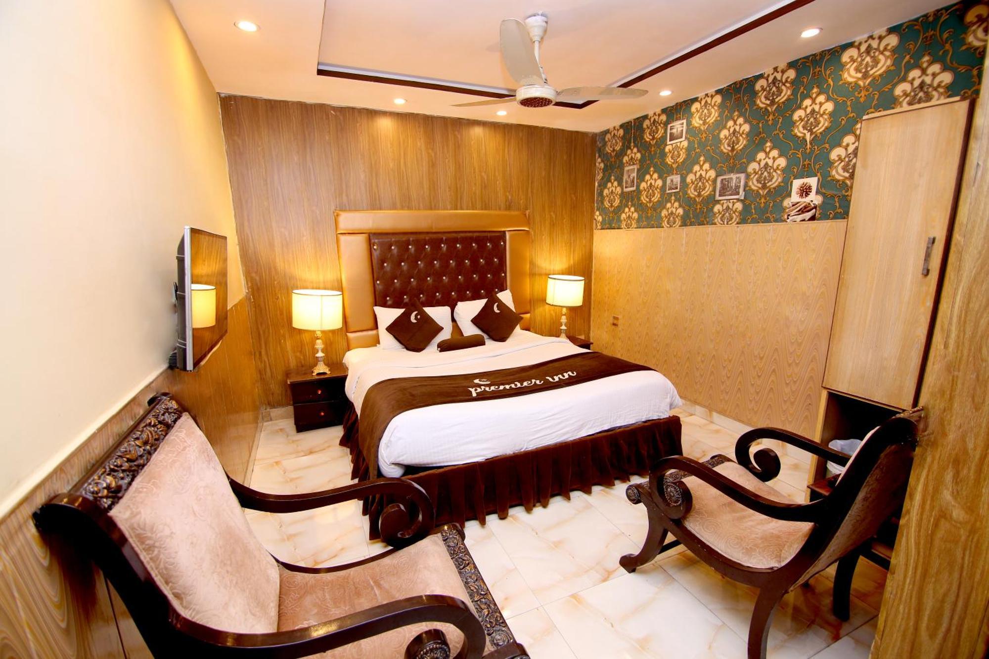Premier Inn Gulberg Lahore Esterno foto