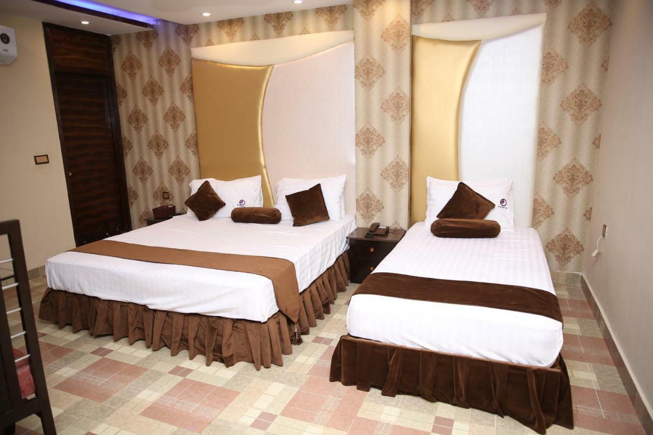 Premier Inn Gulberg Lahore Esterno foto